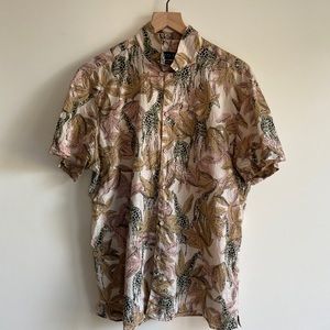 Giraffe design shirt